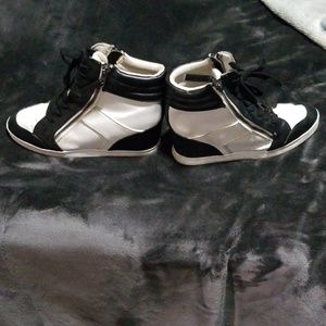 Rock and Republic Wedges